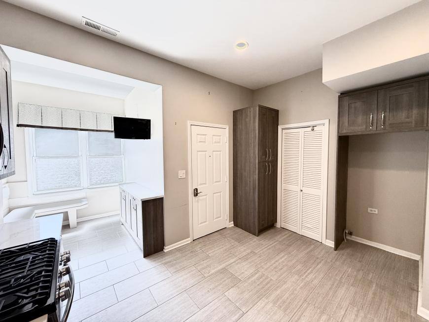 Townhouse for rent at 1905 W Huron St #2, Chicago, IL 60642