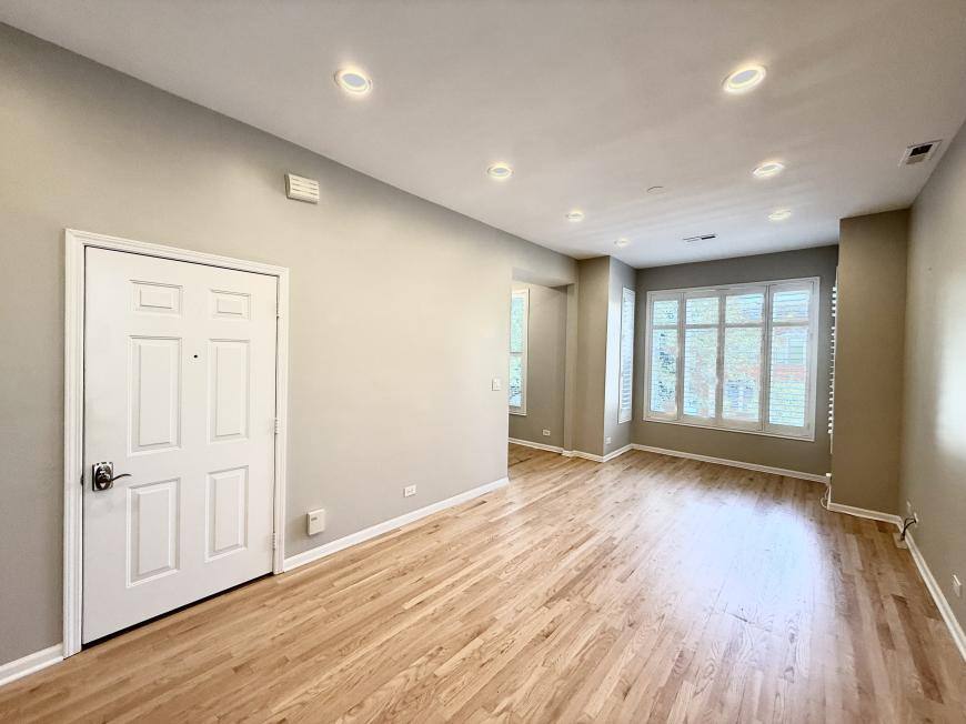 Townhouse for rent at 1905 W Huron St #2, Chicago, IL 60642