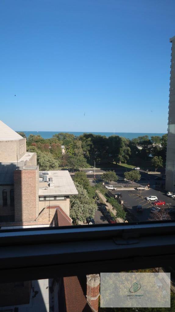 Apartment for rent at 534 W Stratford #11E, Chicago, IL 60657