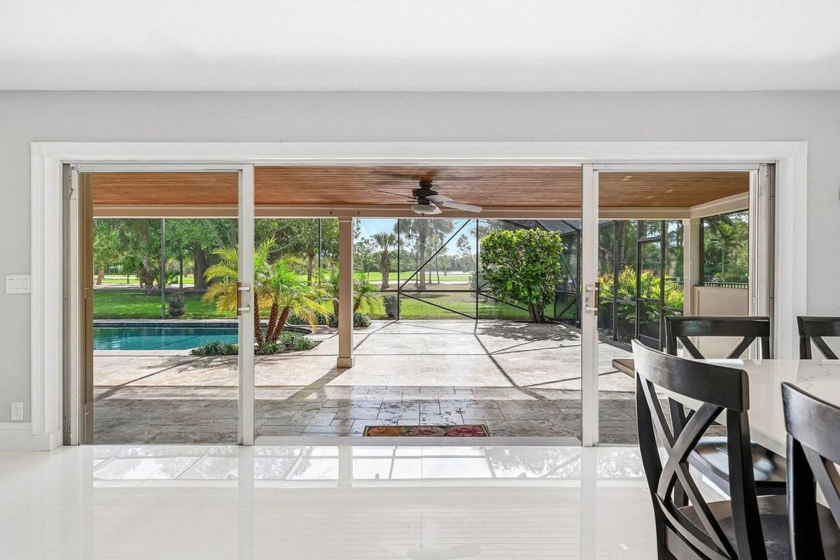 House for rent at 417 N Country Club Dr, Lake Worth, FL 33462