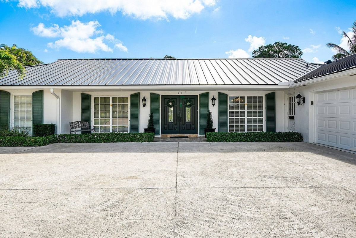 House for rent at 417 N Country Club Dr, Lake Worth, FL 33462