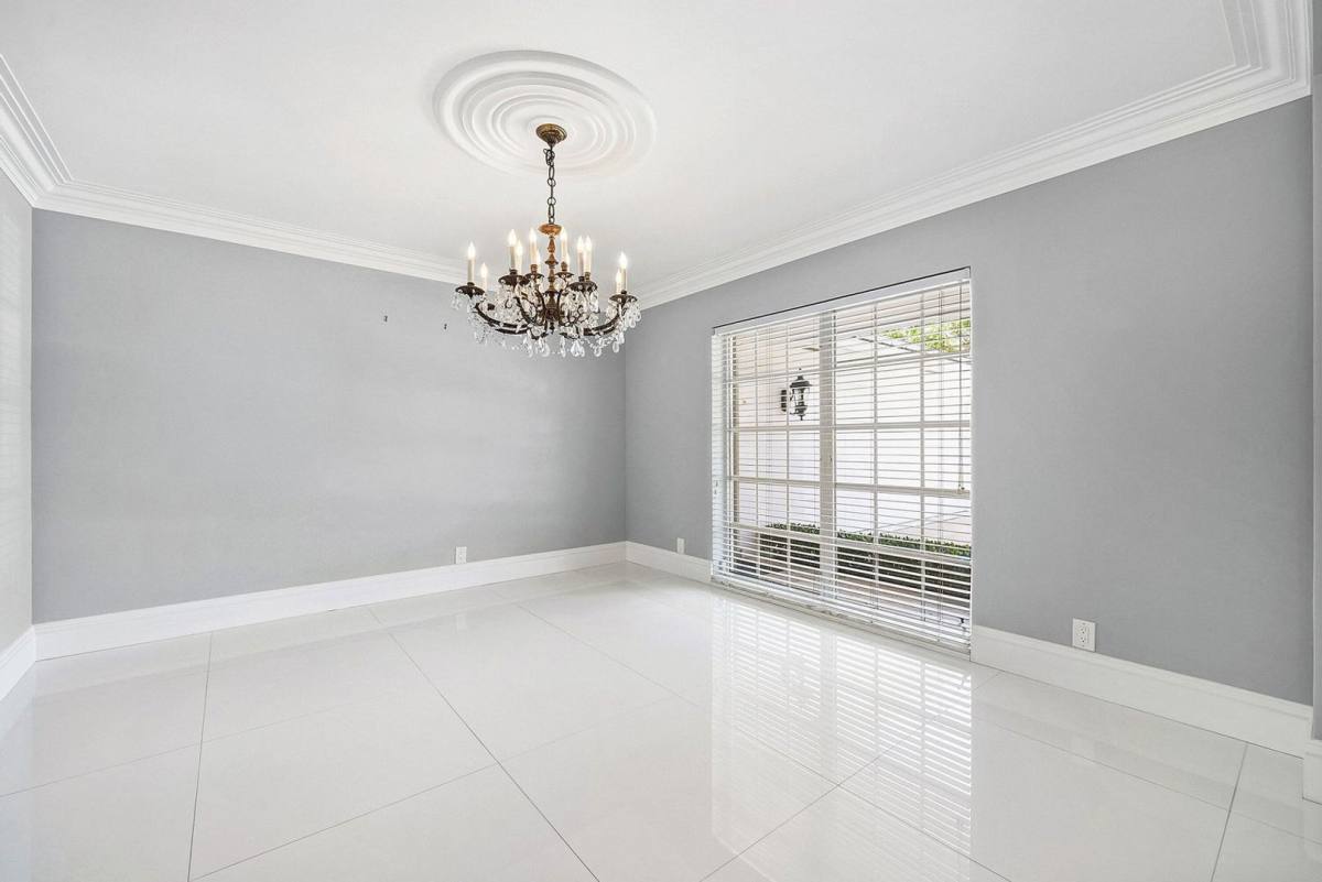 House for rent at 417 N Country Club Dr, Lake Worth, FL 33462