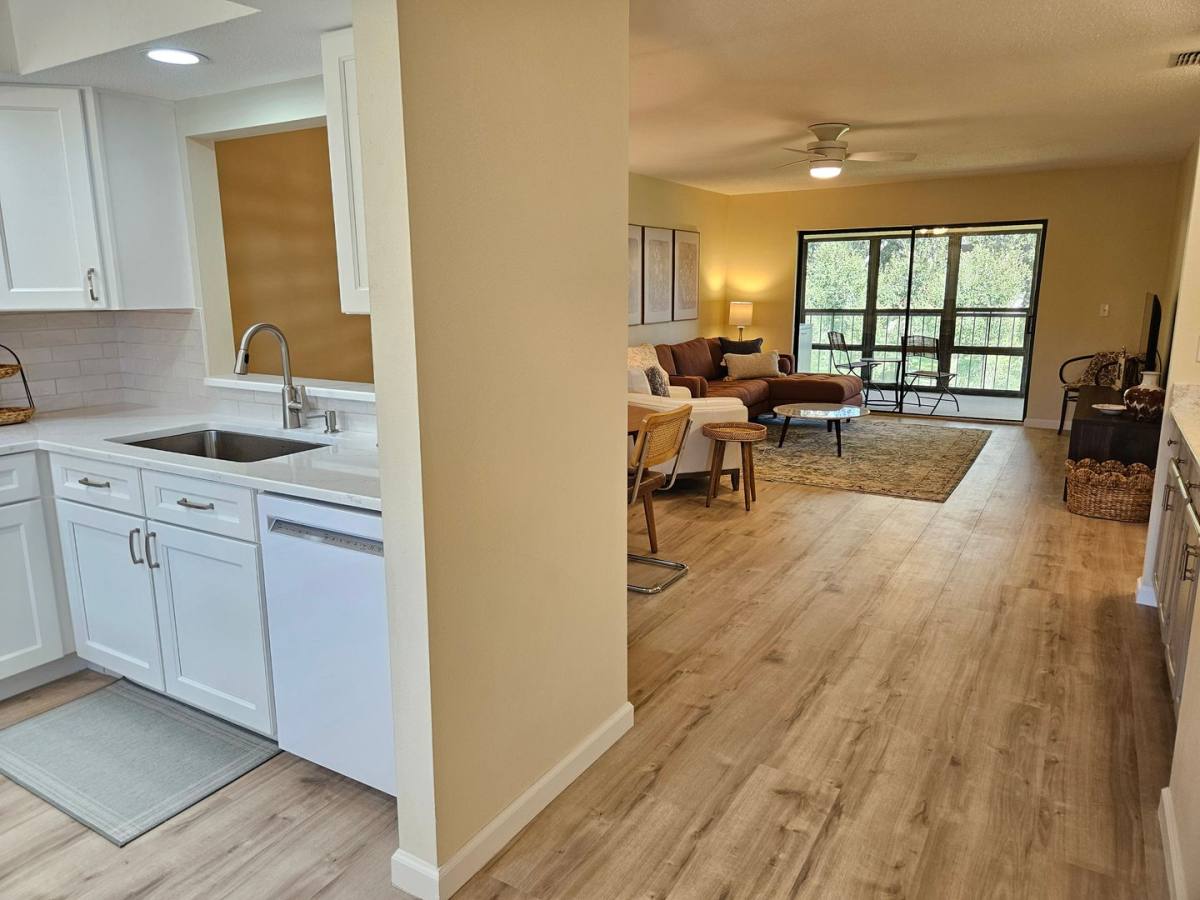 Condo for rent at 744 Avenida Estancia, Venice, FL 34292