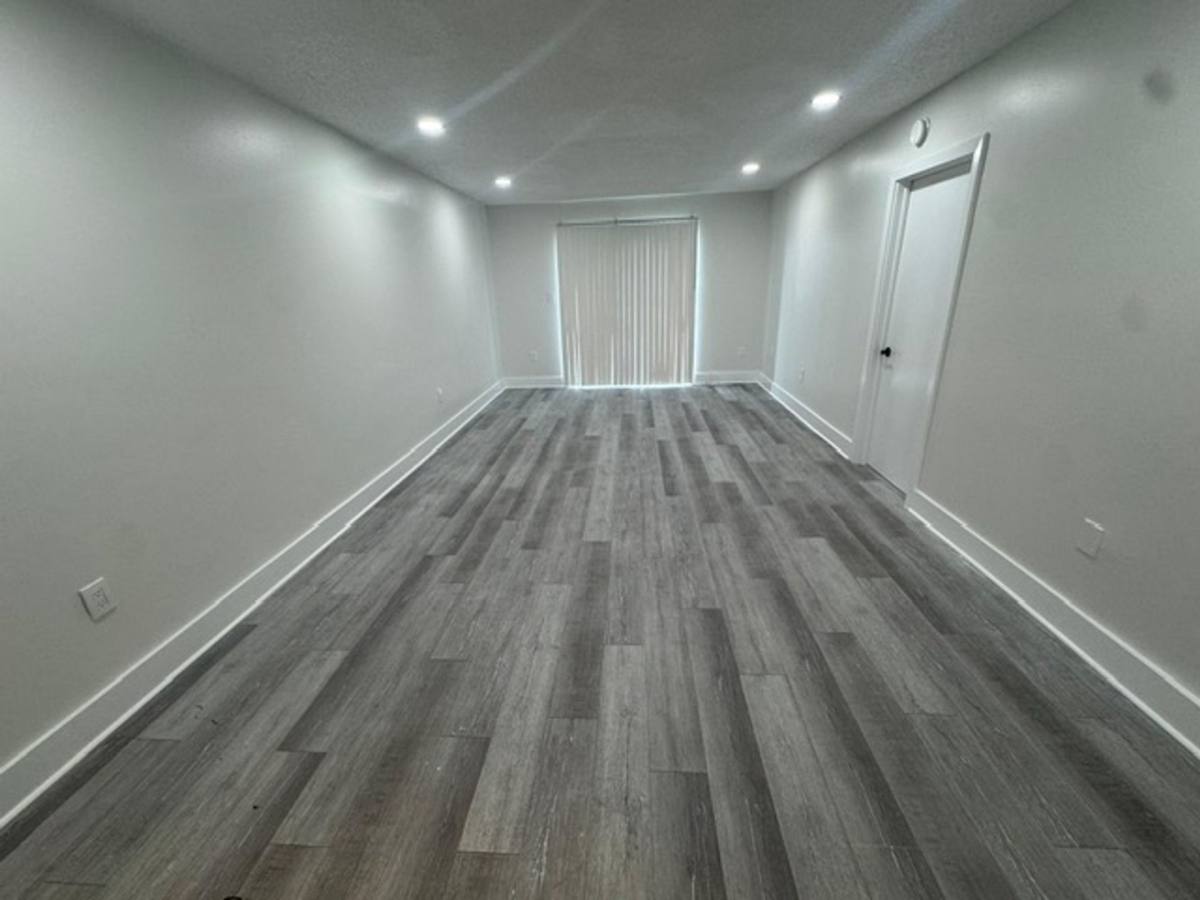 Apartment for rent at 5525 SW 41 St, Hollywood, FL 33023