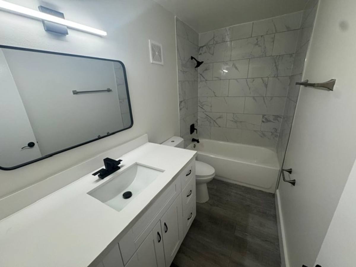 Apartment for rent at 5525 SW 41 St, Hollywood, FL 33023