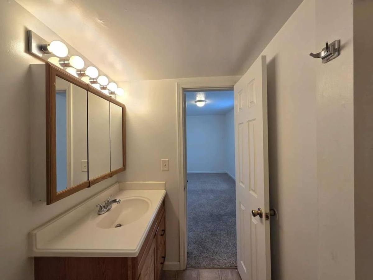 Apartment for rent at 227 S Chelan Ave, Wenatchee, WA 98801