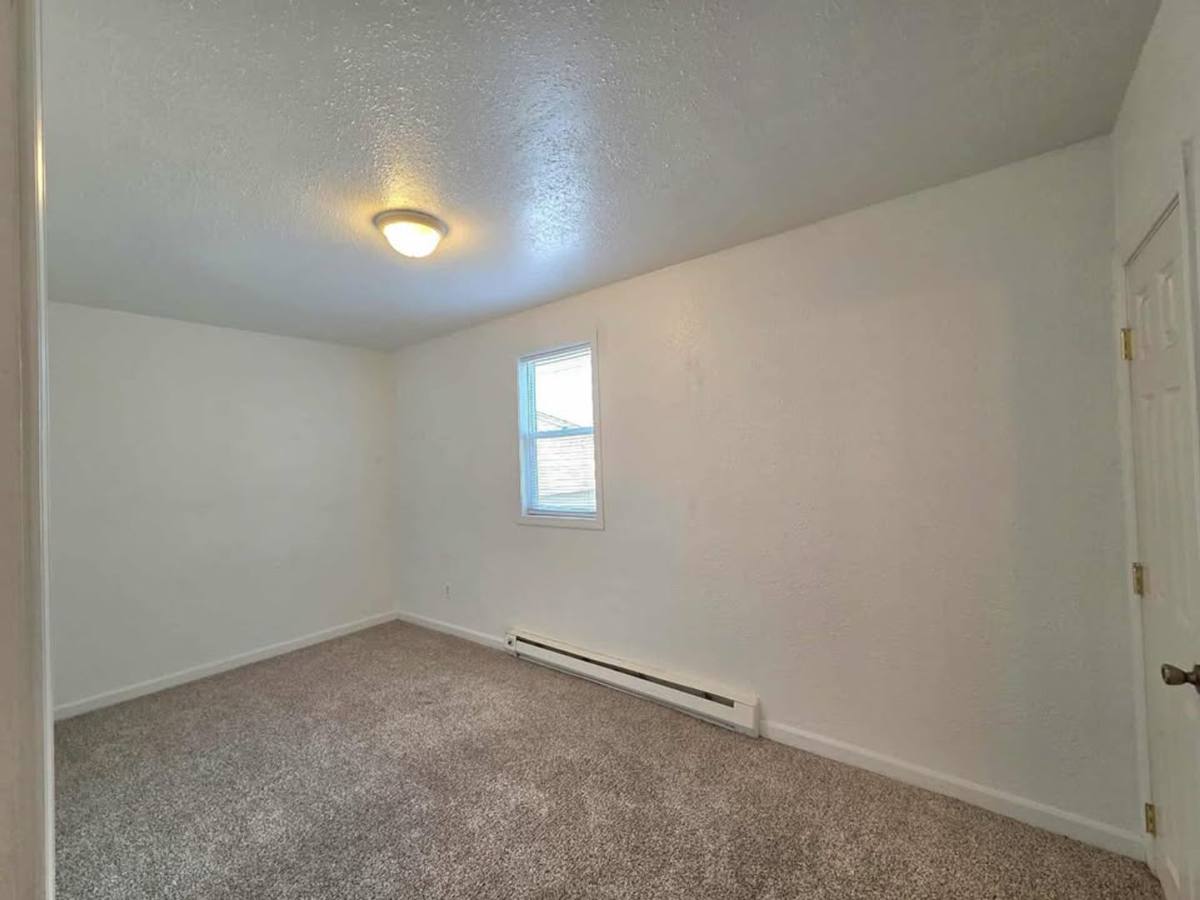 Apartment for rent at 227 S Chelan Ave, Wenatchee, WA 98801