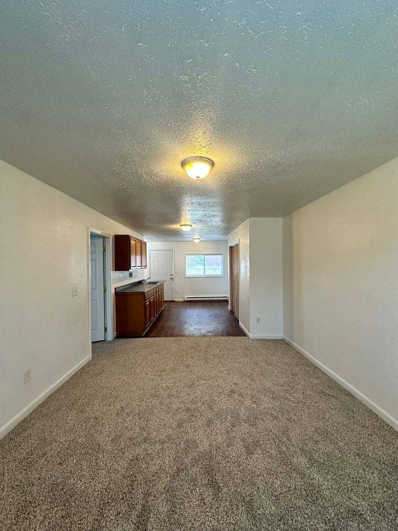 Apartment for rent at 227 S Chelan Ave, Wenatchee, WA 98801