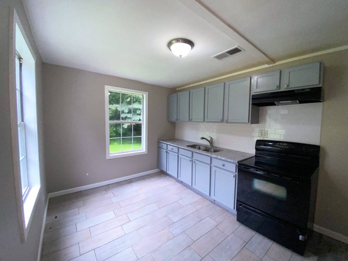 Apartment for rent at 104 105 7th Ave SE, Childersburg, AL 35044