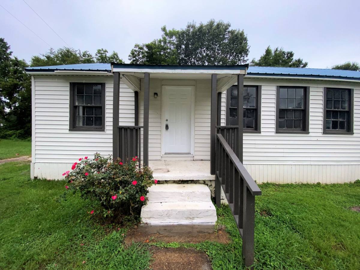 Apartment for rent at 104 105 7th Ave SE, Childersburg, AL 35044