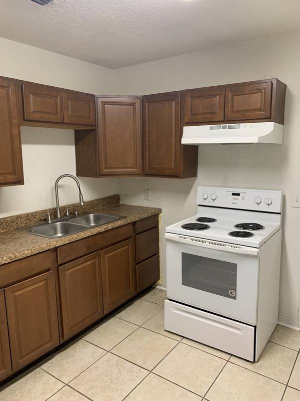 Apartment for rent at 5461 Lenox Ave, Jacksonville, FL 32205