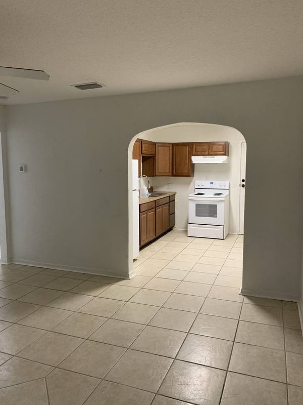 Apartment for rent at 5461 Lenox Ave, Jacksonville, FL 32205