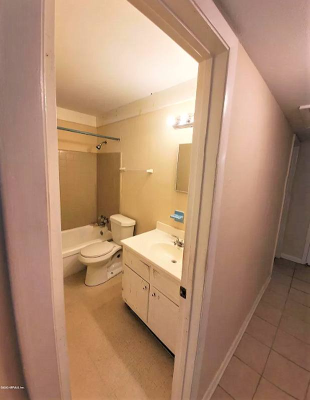 House for rent at 7559 Proxima Rd, Jacksonville, FL 32210