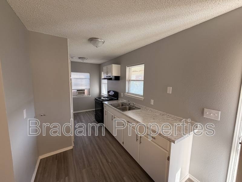 House for rent at 1615 1 2 N Main St, Tulsa, OK 74106