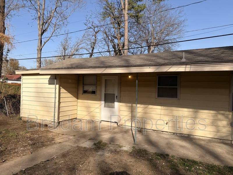 House for rent at 1615 1 2 N Main St, Tulsa, OK 74106