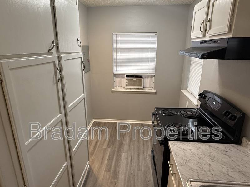 House for rent at 1615 1 2 N Main St, Tulsa, OK 74106