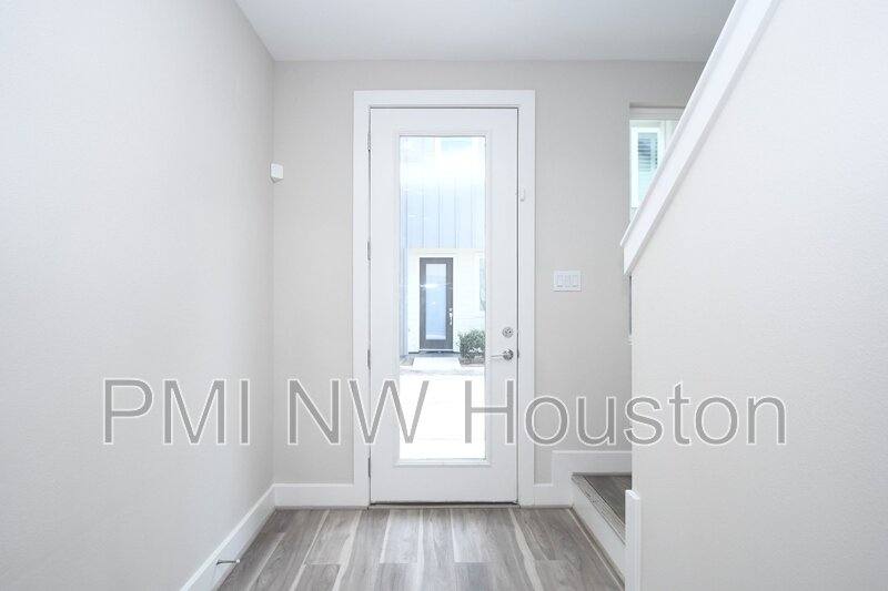 House for rent at 5904 Gardendale Dr #B, Houston, TX 77092