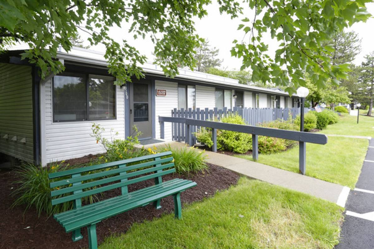 Apartment for rent at 100 Pine Ridge Dr, Oakdale, PA 15071
