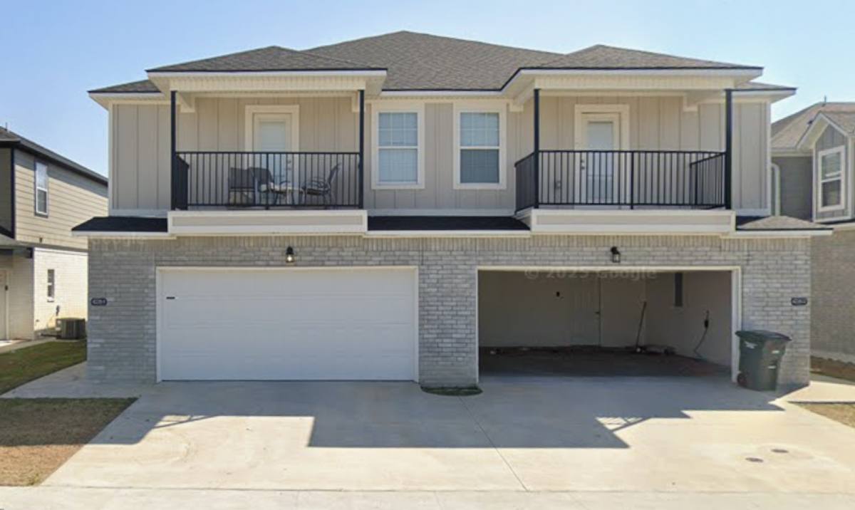 Apartment for rent at 4235 W Santa Fe St, Fayetteville, AR 72704