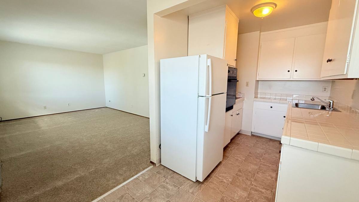 Apartment for rent at 627 Dowling Blvd, San Leandro, CA 94577