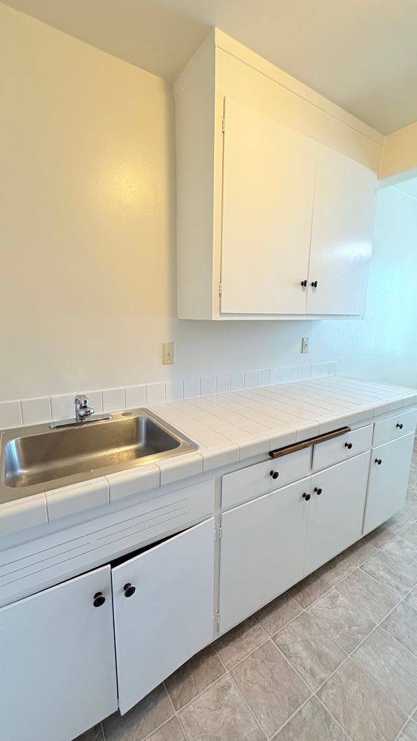 Apartment for rent at 627 Dowling Blvd, San Leandro, CA 94577