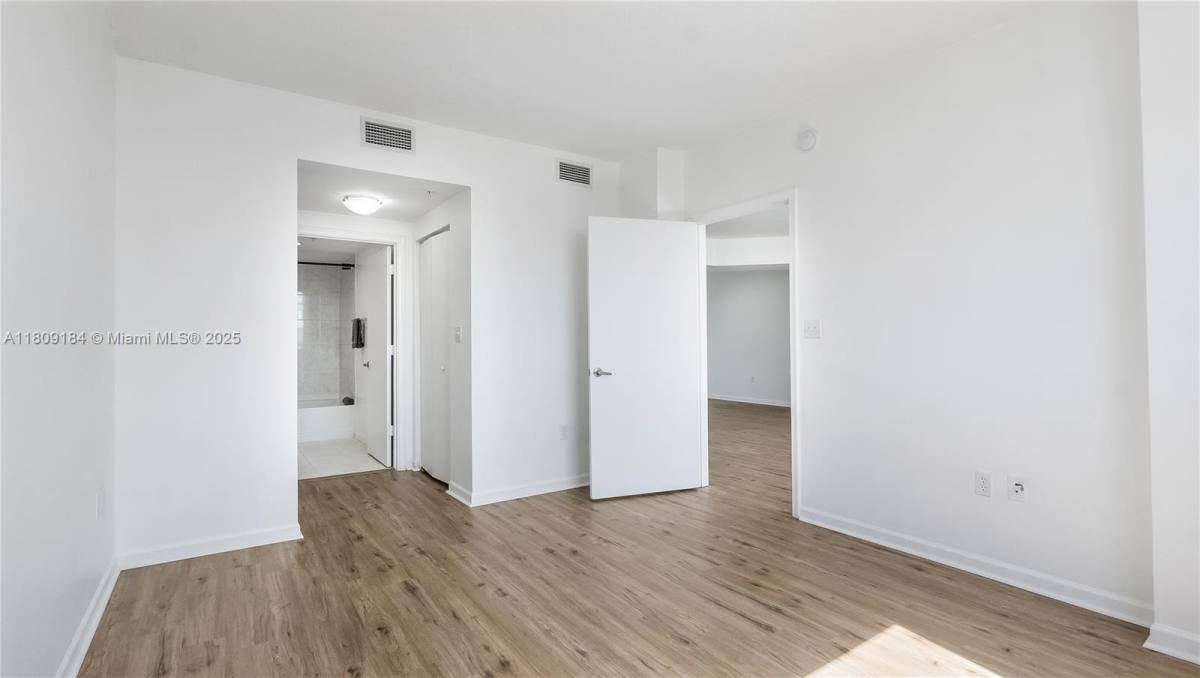 Apartment for rent at 18800 NE 29th Ave #1012, Miami, FL 33180