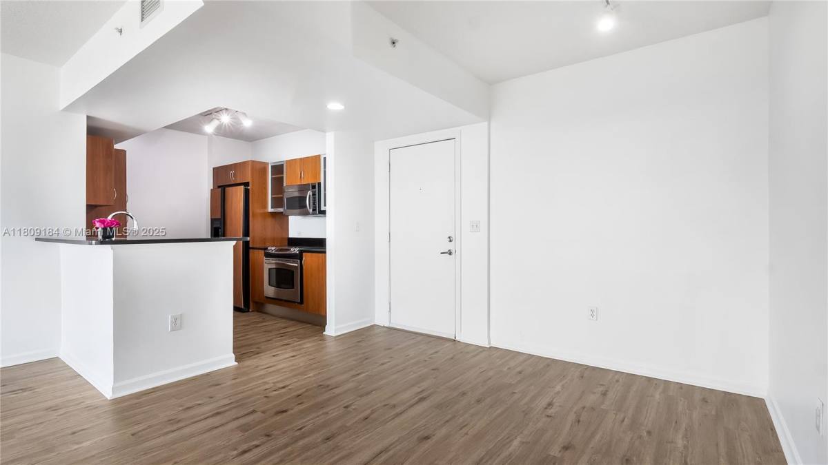 Apartment for rent at 18800 NE 29th Ave #1012, Miami, FL 33180