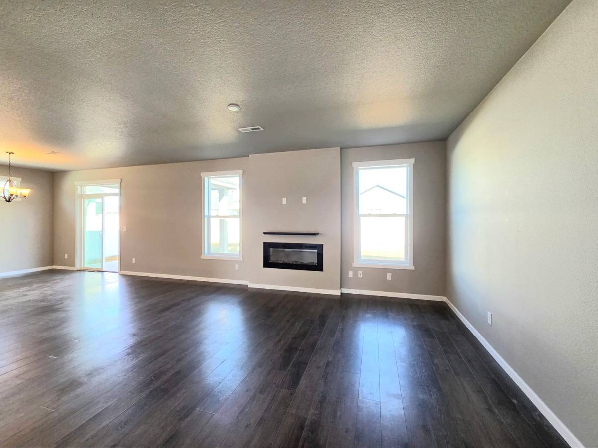 House for rent at 717 J St NE, Quincy, WA 98848