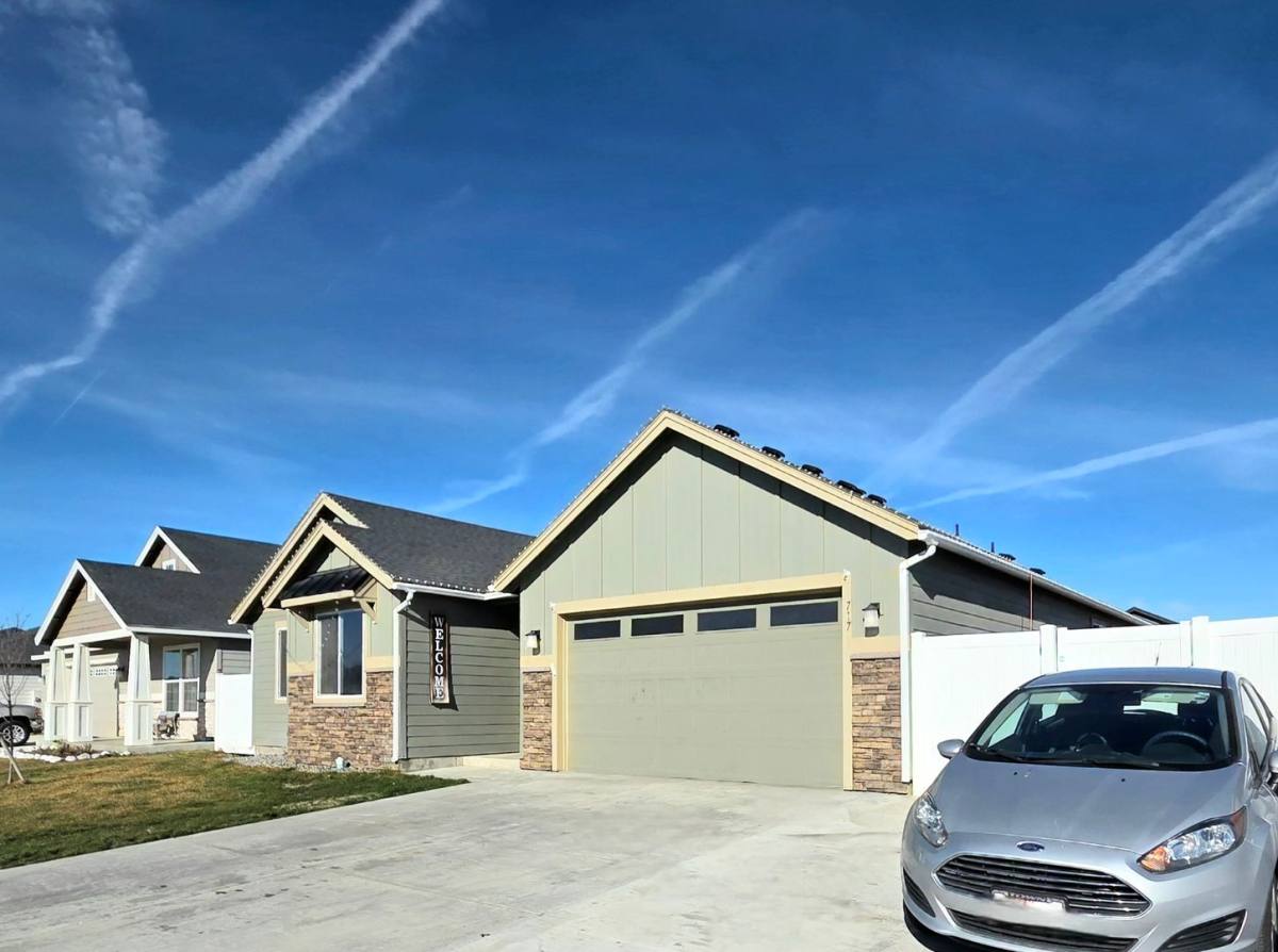 House for rent at 717 J St NE, Quincy, WA 98848