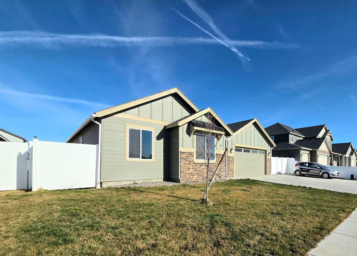 House for rent at 717 J St NE, Quincy, WA 98848