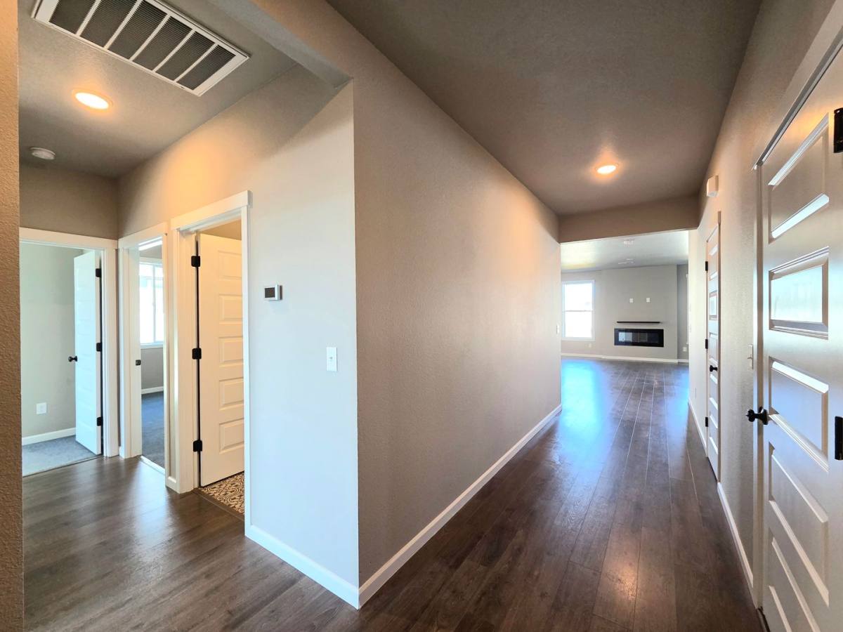 House for rent at 717 J St NE, Quincy, WA 98848