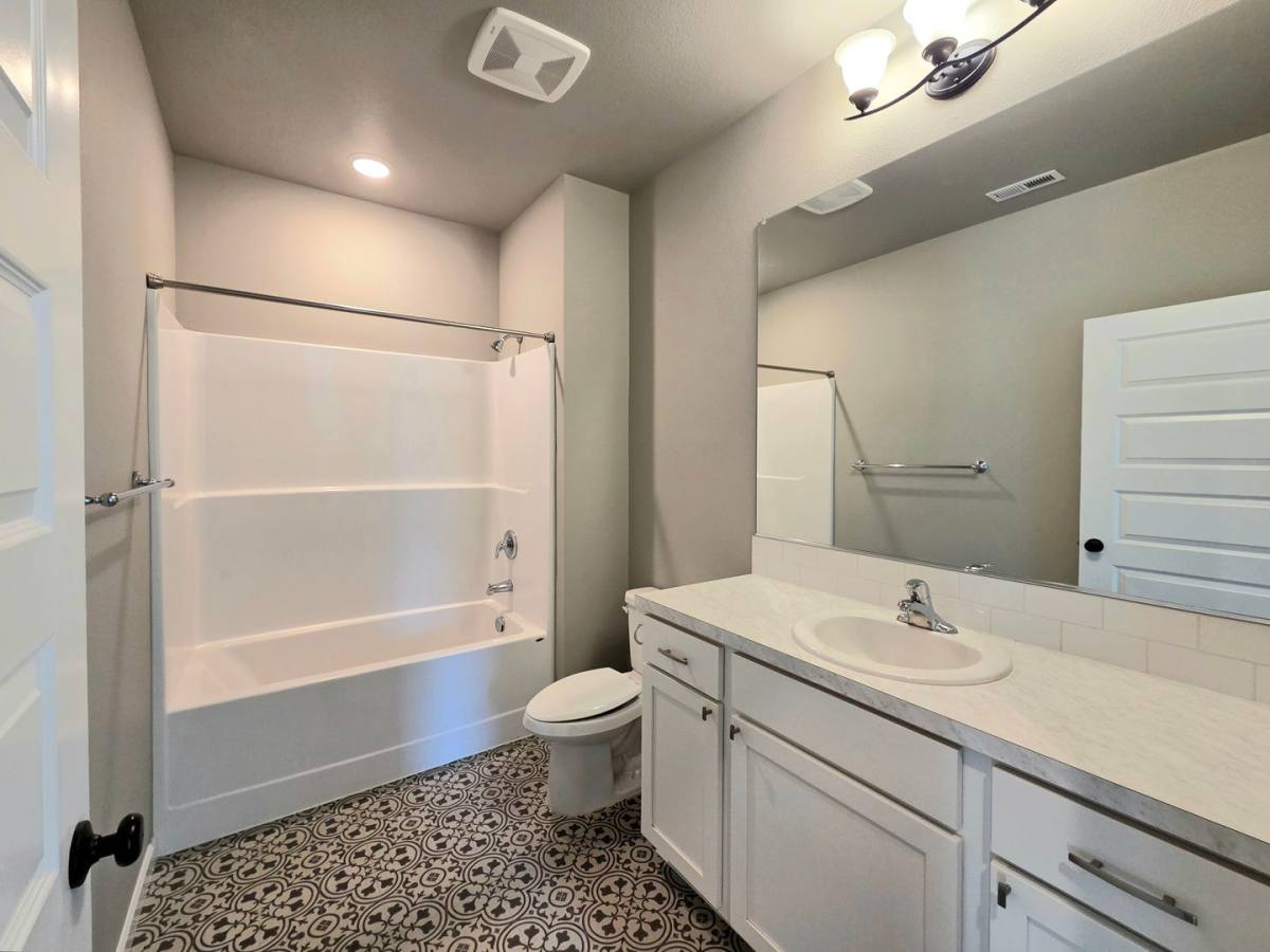 House for rent at 717 J St NE, Quincy, WA 98848