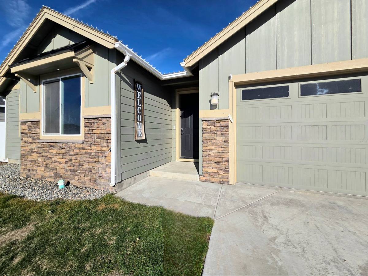 House for rent at 717 J St NE, Quincy, WA 98848