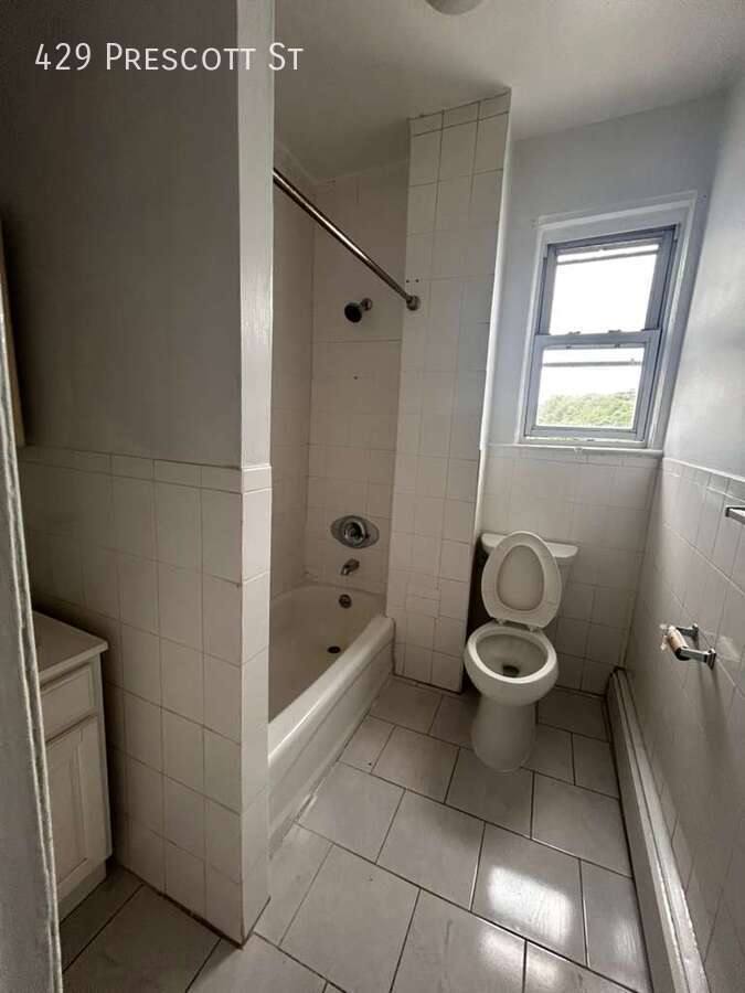Apartment for rent at 429 Prescott St, Yonkers, NY 10701