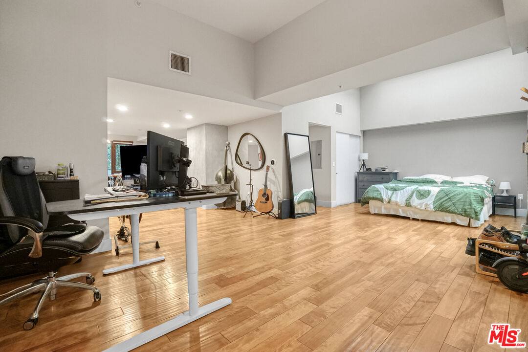 Apartment for rent at 460 S Spring St #212, Los Angeles, CA 90013