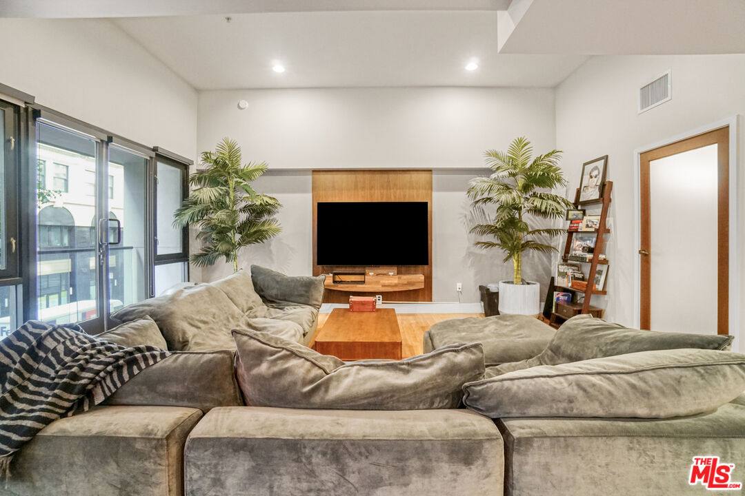 Apartment for rent at 460 S Spring St #212, Los Angeles, CA 90013