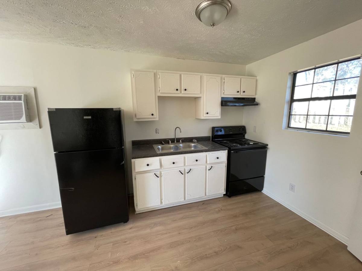 Apartment for rent at 106 S Smith St, Booneville, MS 38829