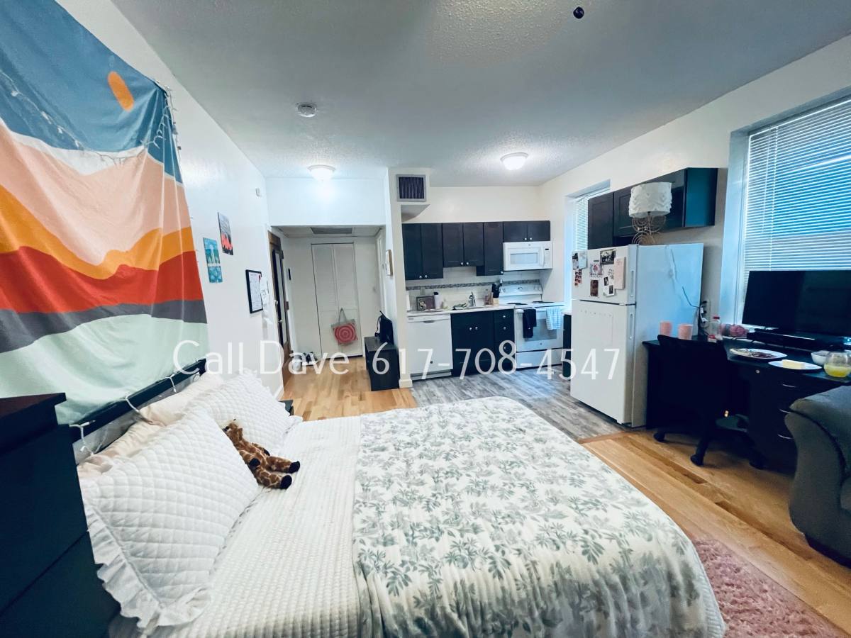 Apartment for rent at 1415 Commonwealth Ave #402, Brighton, MA 02135