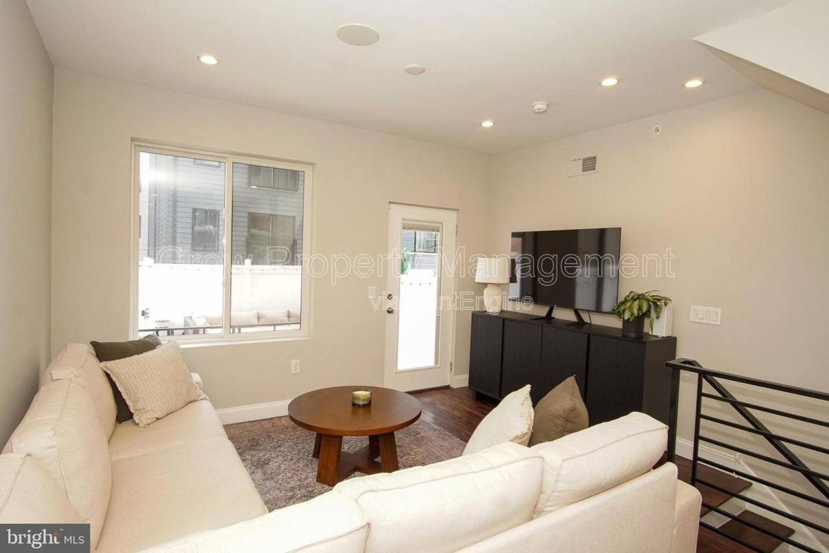 Apartment for rent at 1616 Cambridge St #A, Philadelphia, PA 19130