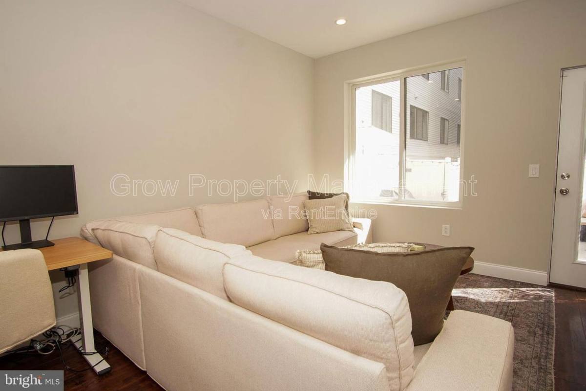 Apartment for rent at 1616 Cambridge St #A, Philadelphia, PA 19130