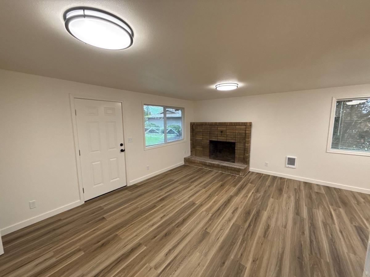 Apartment for rent at 4435 Campbell Dr SE, Salem, OR 97317