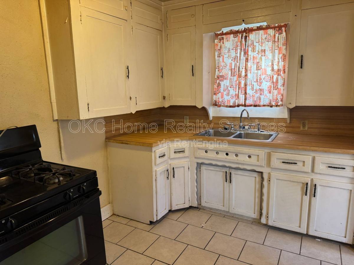 House for rent at 2225 Glen Ellyn St, Oklahoma City, OK 73111
