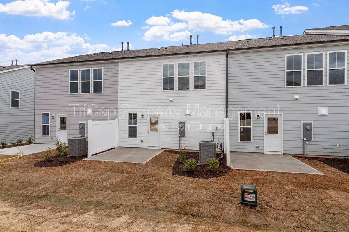 Townhouse for rent at 416 Glen Clova Dr, Raleigh, NC 27603