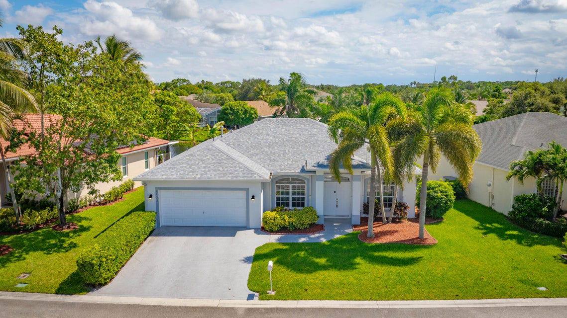 House for rent at 1422 Fairway Circle, West Palm Beach, FL 33413