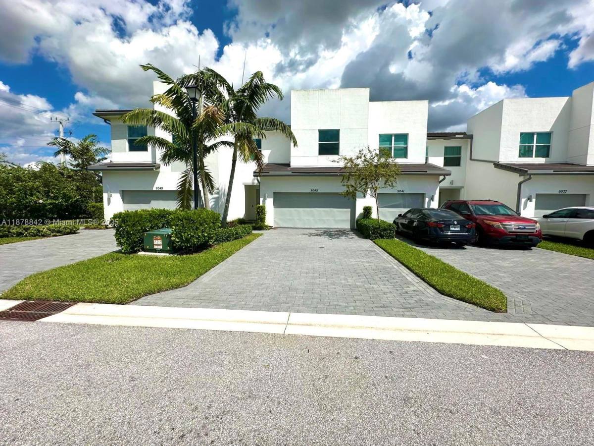 Townhouse for rent at 9045 Zevon Court, Lake Worth, FL 33467