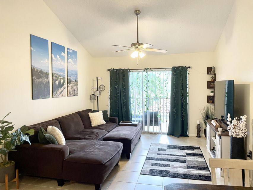 Condo for rent at 7912 Sonoma Springs Circle, Lake Worth, FL 33463
