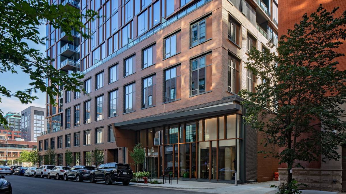 166 N Aberdeen St #1209, Chicago, IL 60607 - Apartment For Rent - Image 2