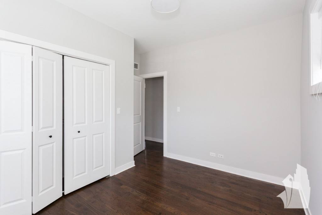 Apartment for rent at 1600 W Belle Plaine Ave #2, Chicago, IL 60613
