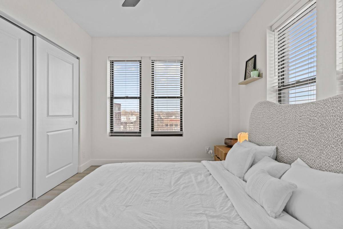 Apartment for rent at 4166 Lindell Blvd #4B, Saint Louis, MO 63108