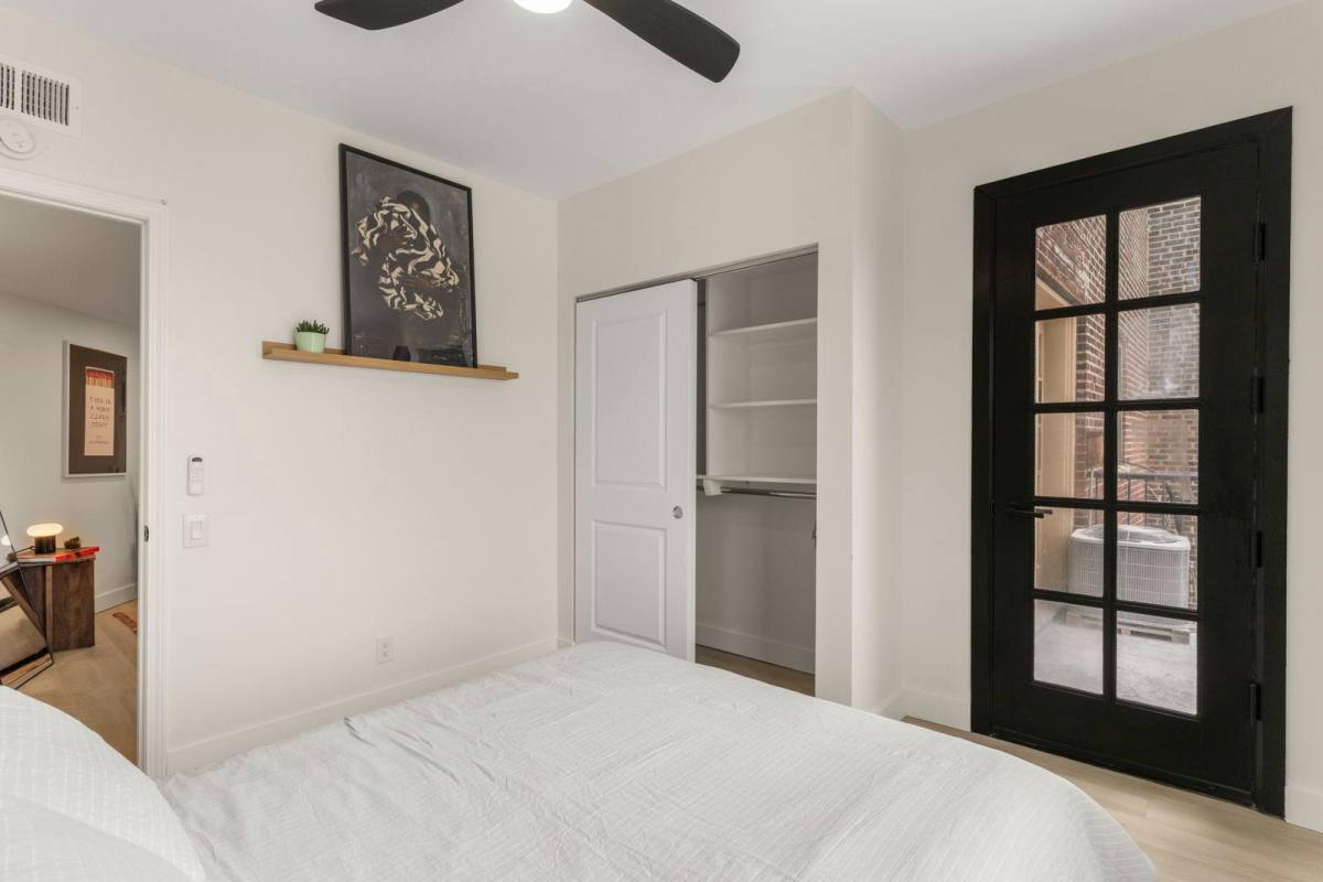 Apartment for rent at 4166 Lindell Blvd #9C, Saint Louis, MO 63108